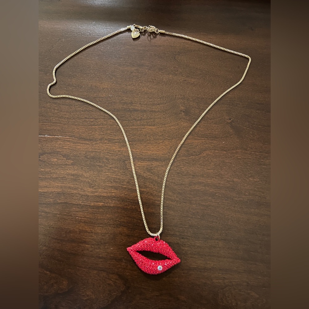 Red Lip Betsey Johnson necklace